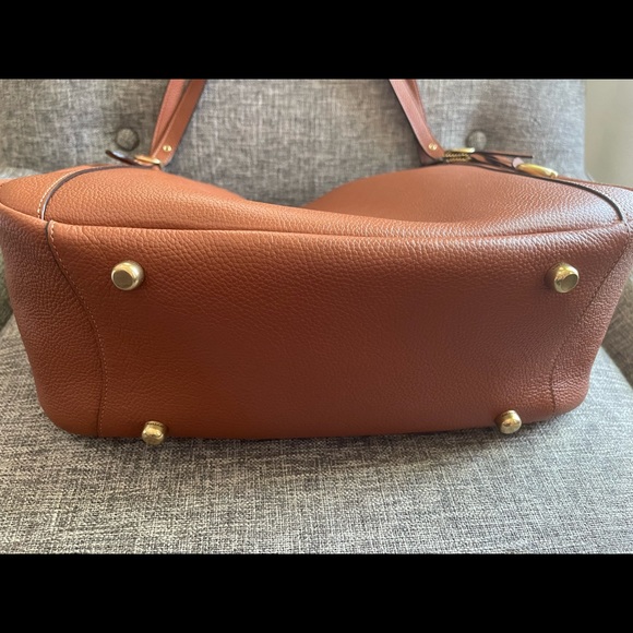 Coach Alana - Picture 6 of 6